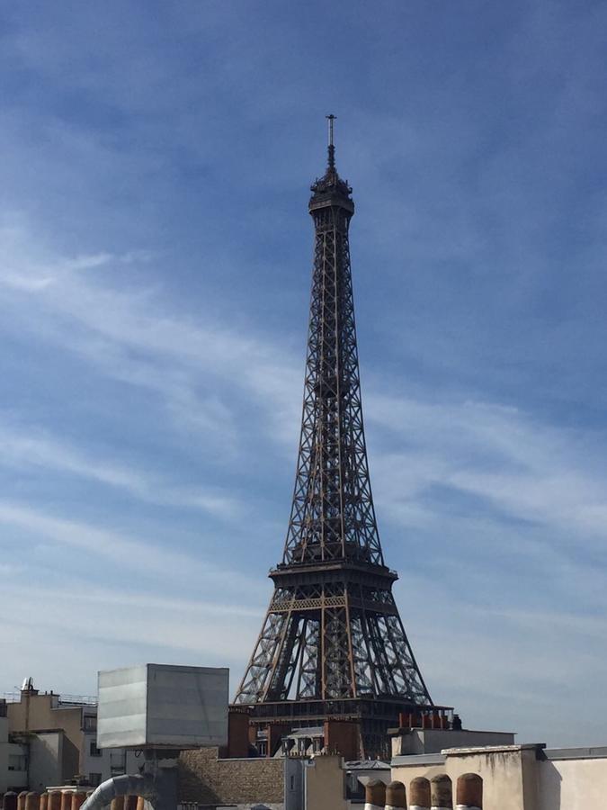 Private Apartment - Rue Cler - Eiffel Tower View Paris